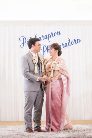 ชุดไทยเจ้าสาว ชุดไทยจักรพรรดิ์ เช่าที่แบมบี้ เวดดิ้ง ห้วยขวาง
